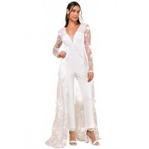 NWT XS Lulus White Wedding Cape Jumpsuit Bridal Gown / Gorgeous! $118 MSRP
